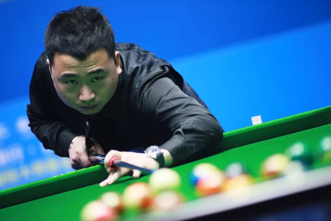 开赛哨声响 开赛哨声响