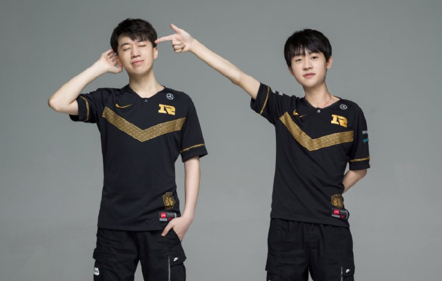 非盲目上抢 非盲目上抢